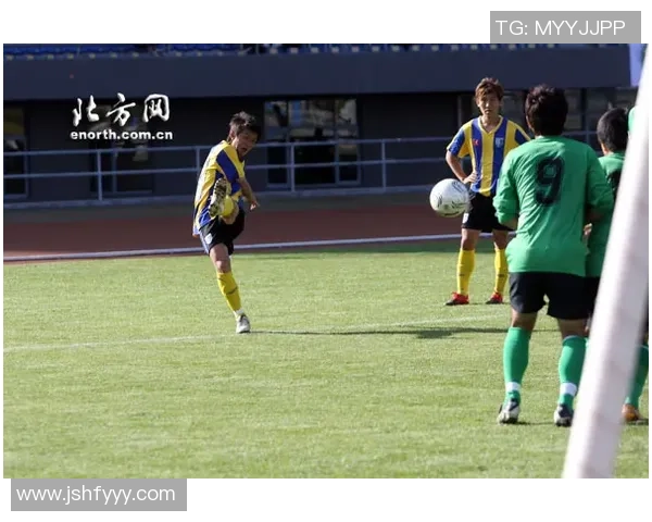 湖州足球明星赛精彩纷呈球场外歌声嘹亮引人瞩目