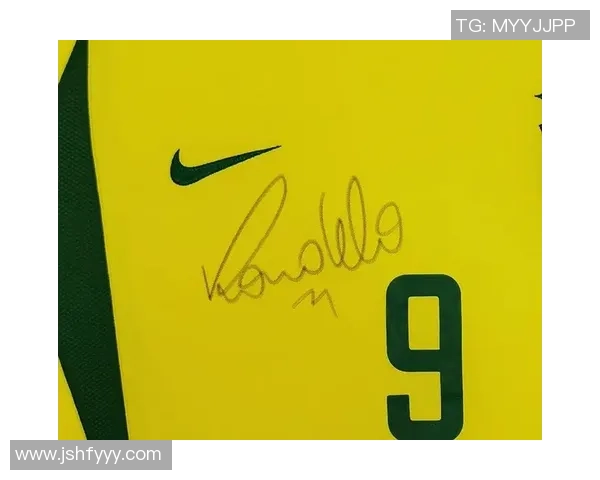 足球明星签名球衣图片展示收藏价值与独特魅力的完美结合